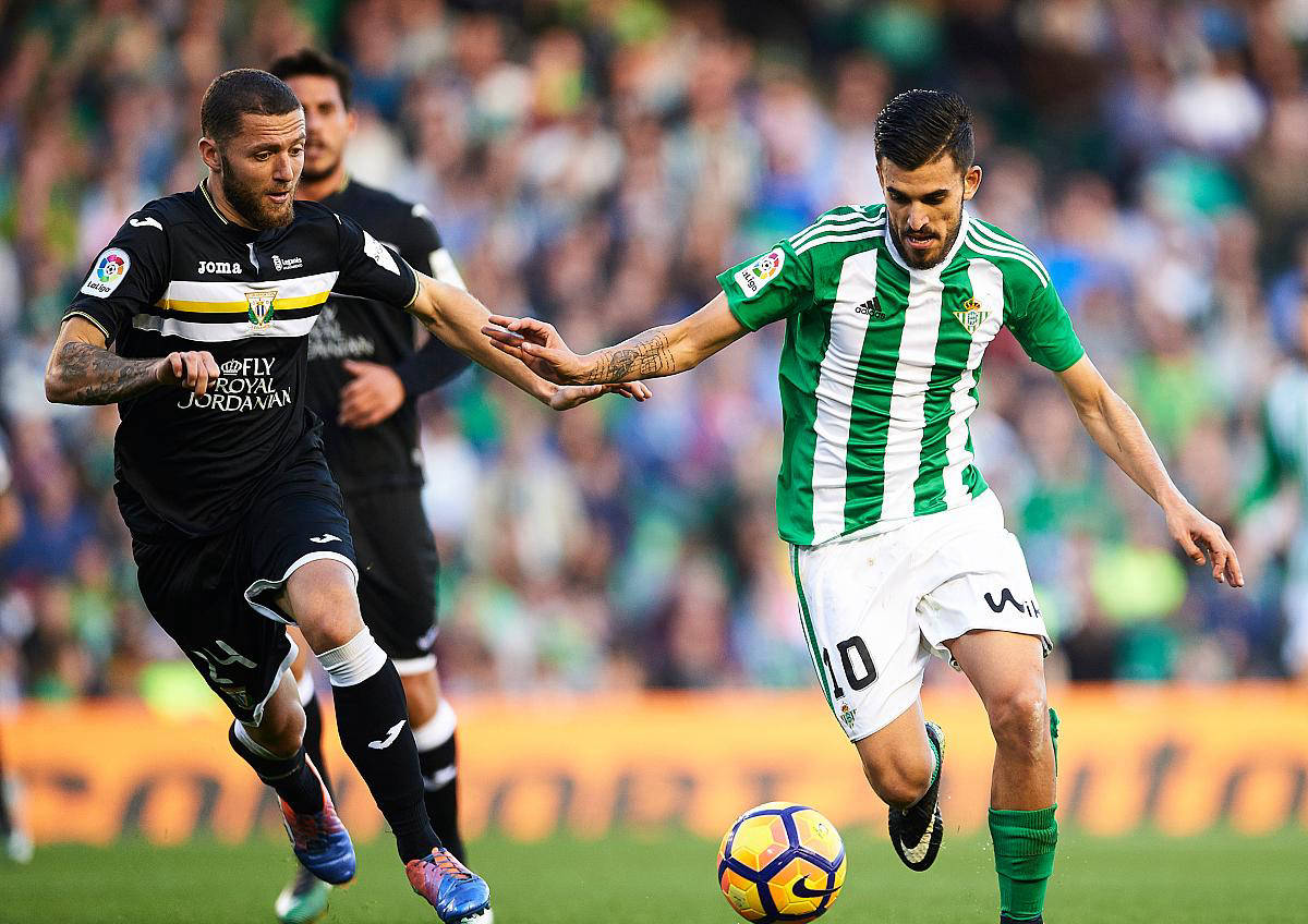 巴塞罗那冲刺阶段更衣室发声Ming关键节点高光表现，皇家马德里门线救险备战全明星赛看傻球迷