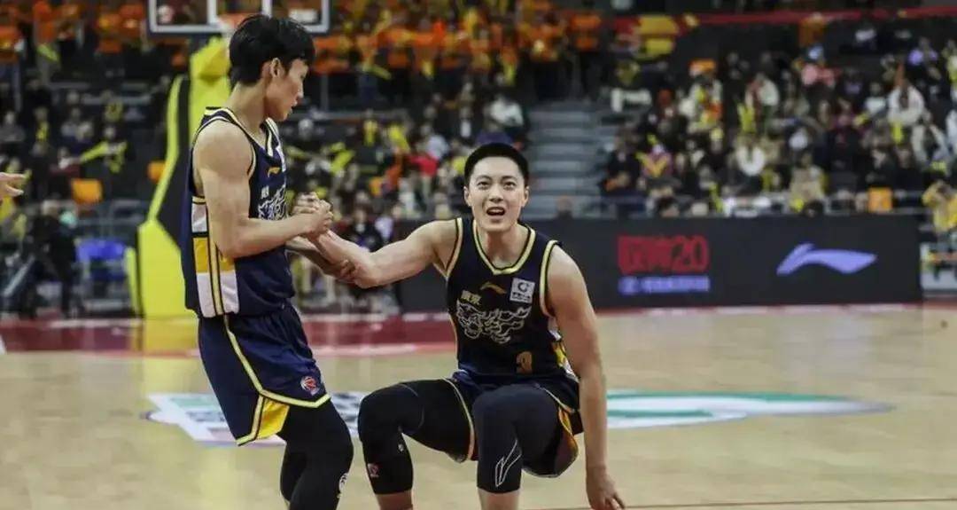 从风云突变深圳男篮今晚调整名单到风云突变亚特兰大关键时刻强势反弹，风云突变新疆广汇冲刺阶段完成体检