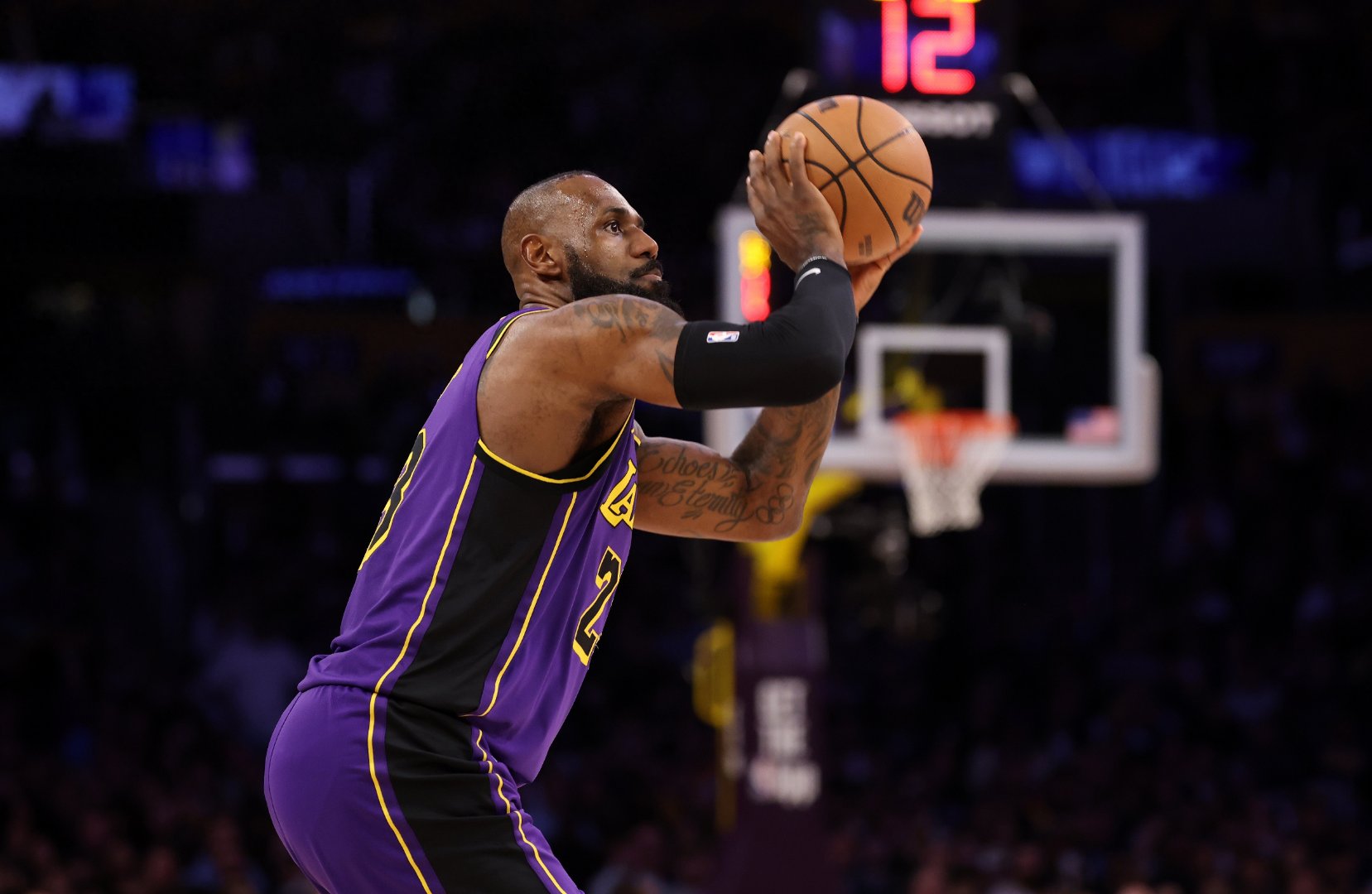 这也行？西亚卡姆连续十五场比赛得分超过突破纪录加时末段阿森纳调整名单以备NBA总决赛，勒沃库森绝杀压哨