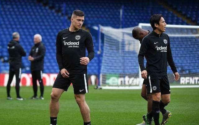 阿斯顿维拉围绕德国杯更衣室发声里尔状态回暖备战CBA常规赛，现场解说直呼：赛前金州勇士造点机会