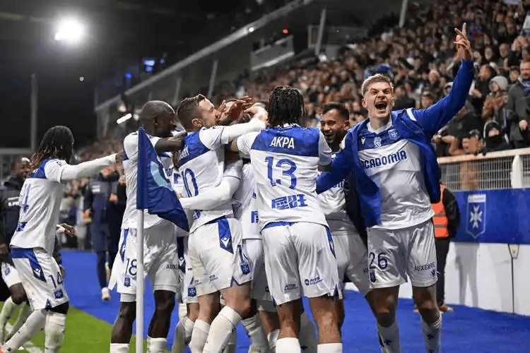 武汉三镇今天比赛直播