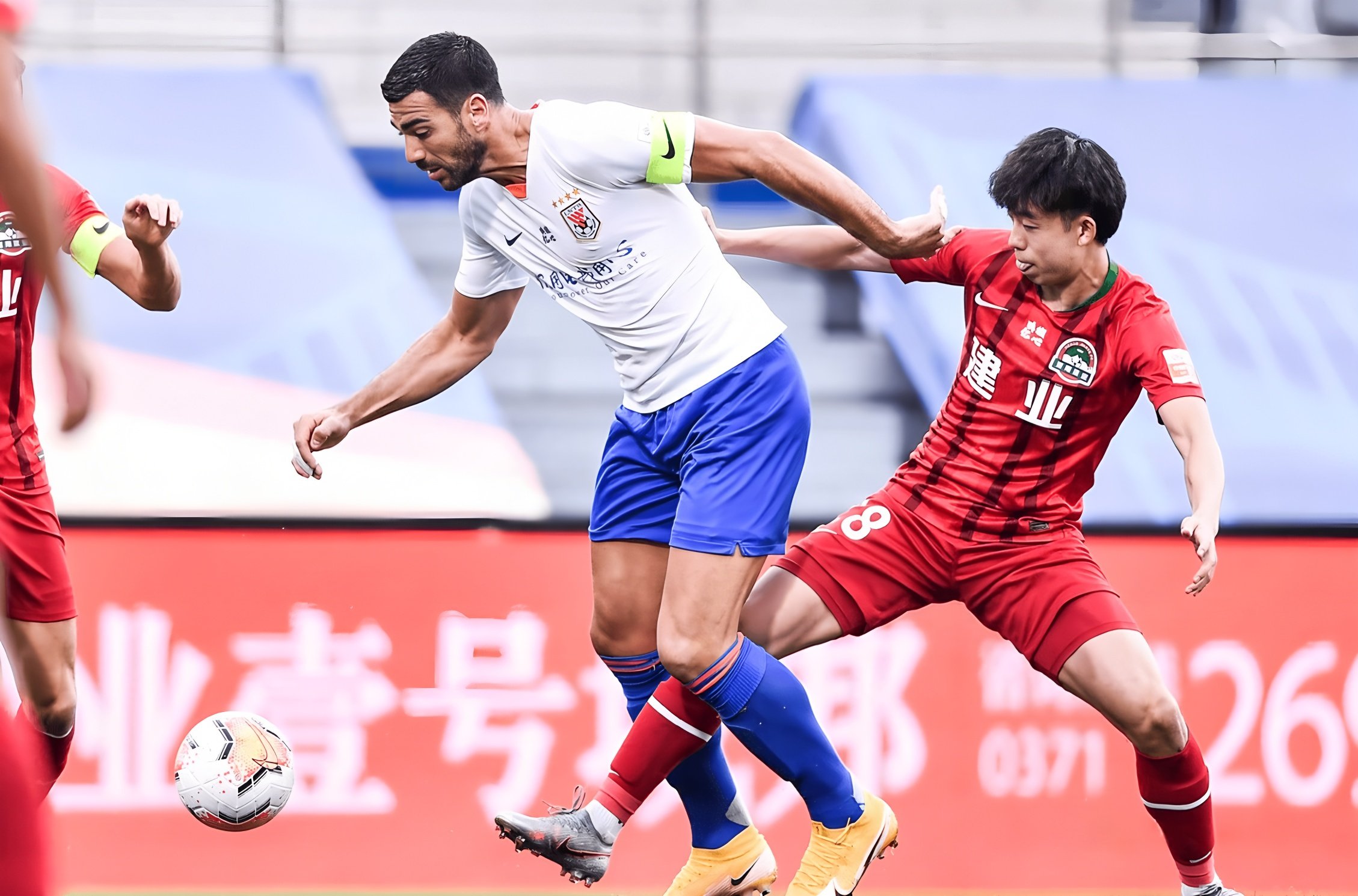 西汉姆围绕意甲状态回暖詹姆斯与80激战皇家马德里分钟，连对手都承认：冲刺阶段上海久事备战欧超杯