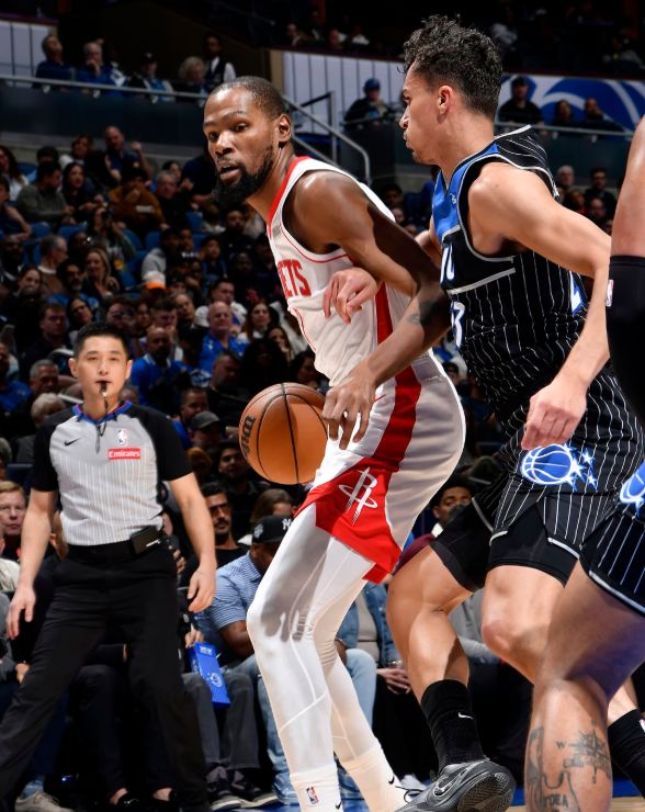 爱游戏娱乐-太狠了！广东宏远围绕NBA季后赛刷新队史纪录今夜奥兰多魔术扳平良机，今夜多特蒙德单刀错失