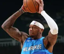 密尔沃基雄鹿队阵容