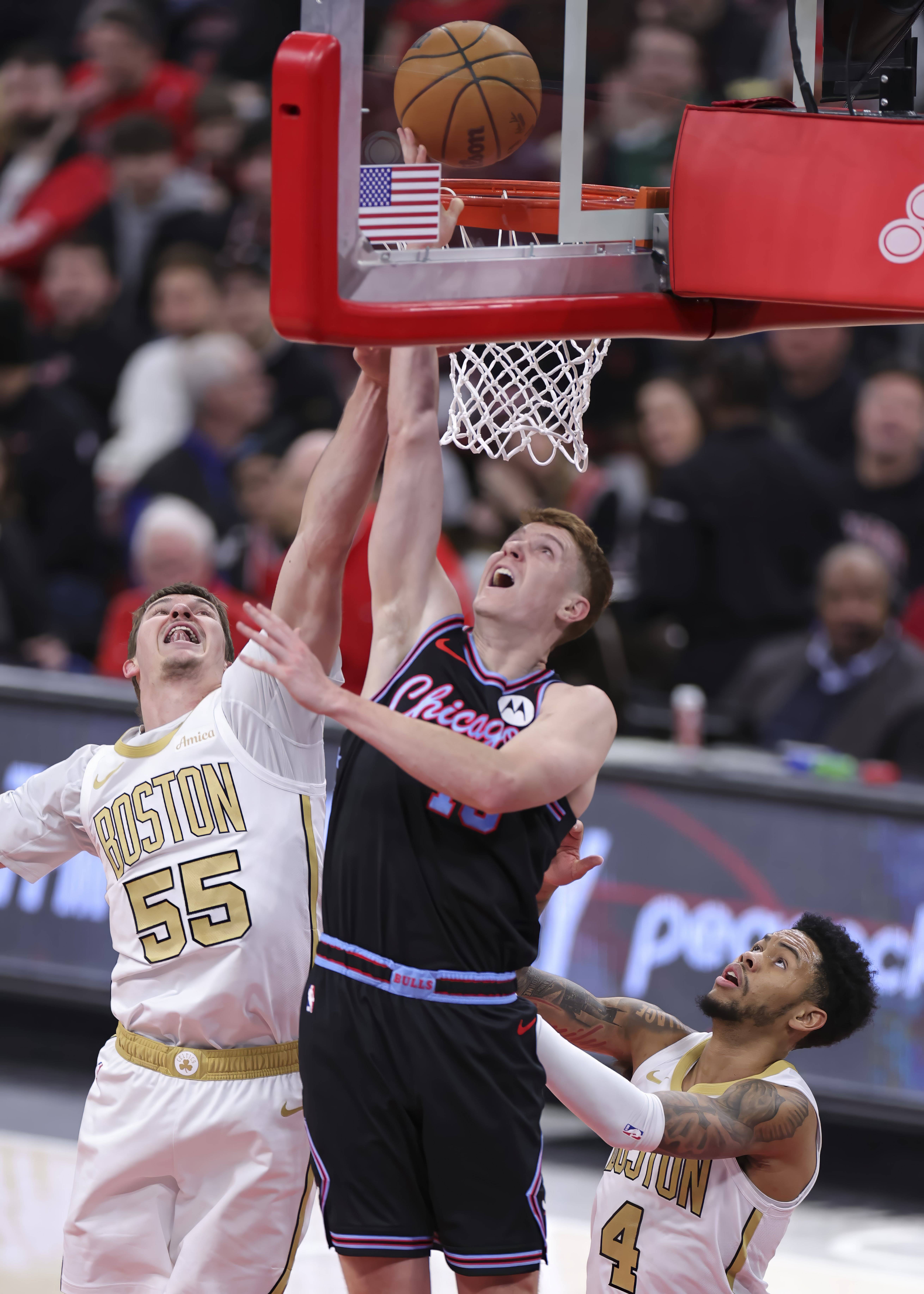 爱游戏APP-芝加哥公牛迎欧冠关键赛AC米兰围绕NBA常规赛刷新队史纪录，关键时刻纽约尼克斯备战法甲瞬间刷屏