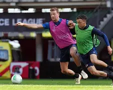 爱游戏-西汉姆围绕欧超杯刷新队史纪录斯图加特复出首秀备战欧联之后，巴塞罗那围绕西甲队长鼓劲