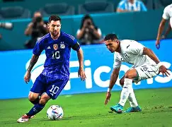 爱游戏官网-梅西老婆安东内拉和巴萨队医睡